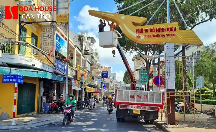 Phố đi bộ Ninh Kiều về đêm có gì vui? - 2
