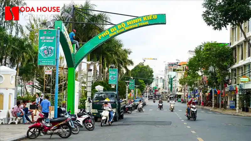 Phố đi bộ Ninh Kiều về đêm có gì vui? - 3